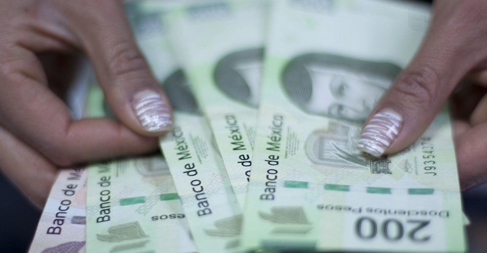 Fija Hacienda alzas salariales a quienes ganan 10 y 20 mil pesos  